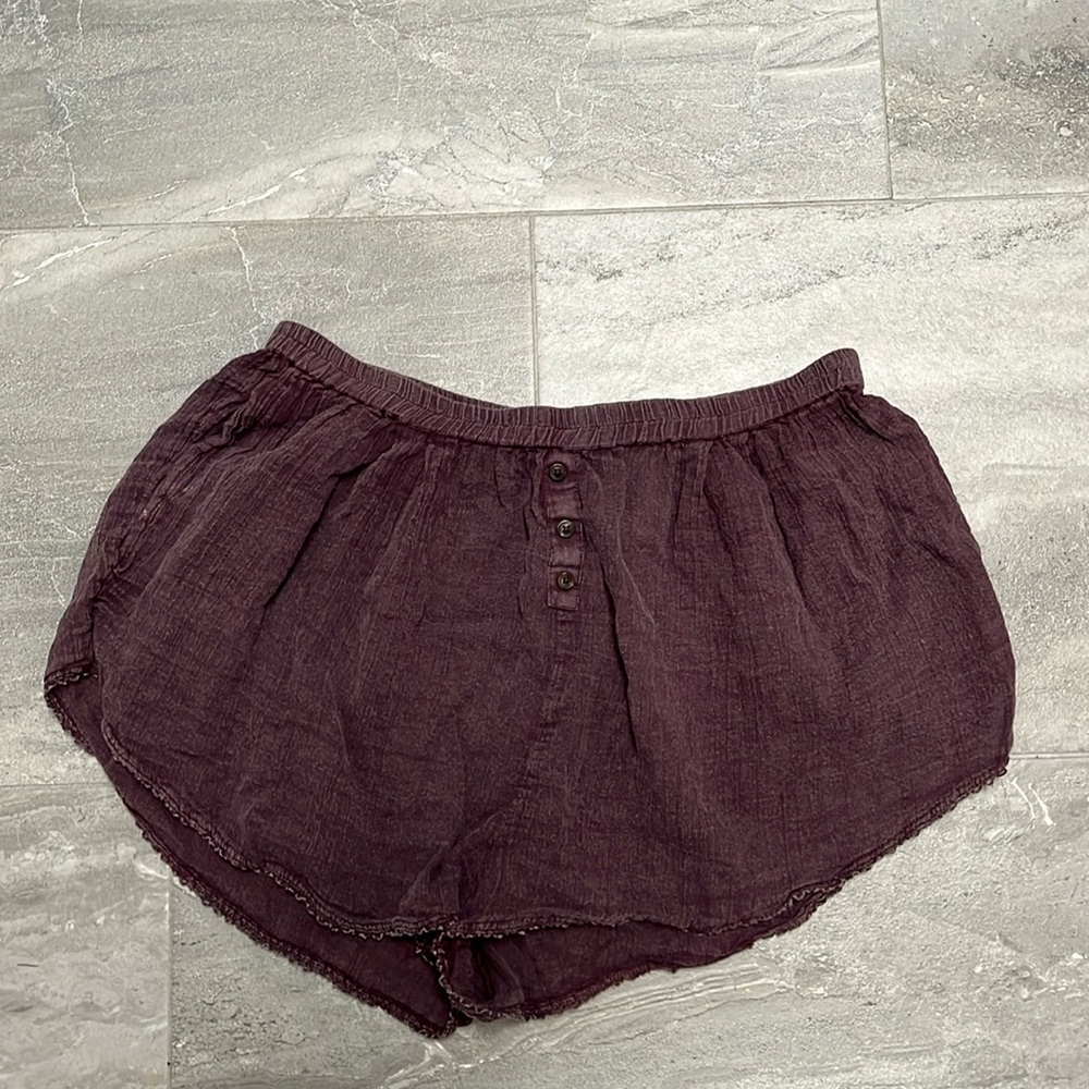 Urban Outfitters thin linen shorts